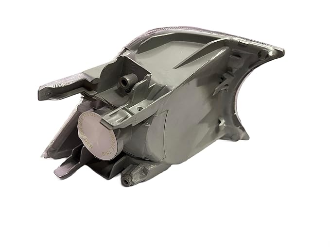 A front bumper and corner light for an Innova Crysta vehicle, showing the left and right side views with a close-up on the front left side and a breakdown of the parts.