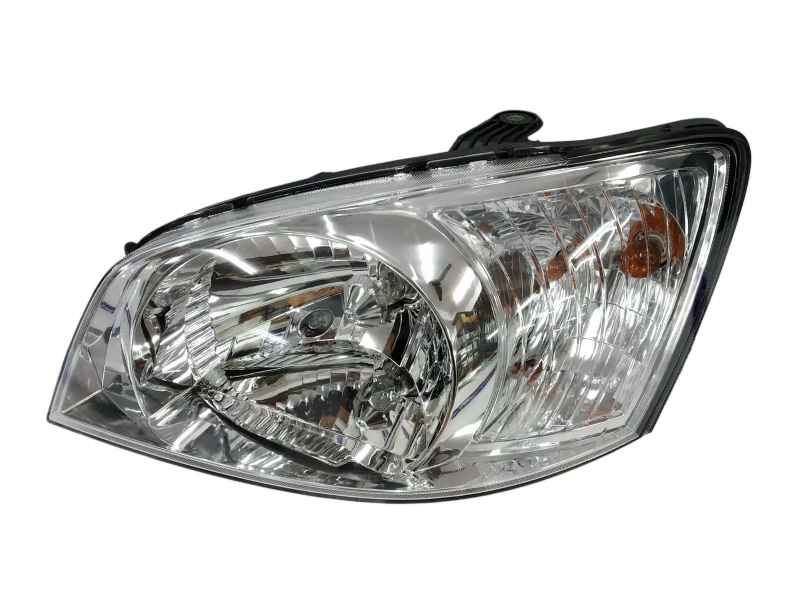 Hyundai Getz headlight

Getz headlight assembly