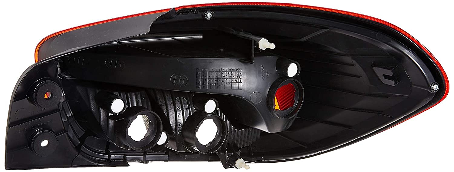 Red tail light assembly for Renault Kwid 2015-2019 with halogen bulb.