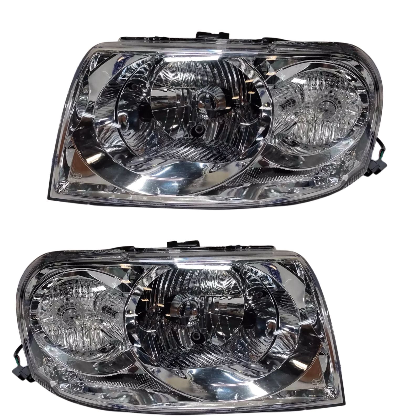 Safari headlight

Tata Safari headlight