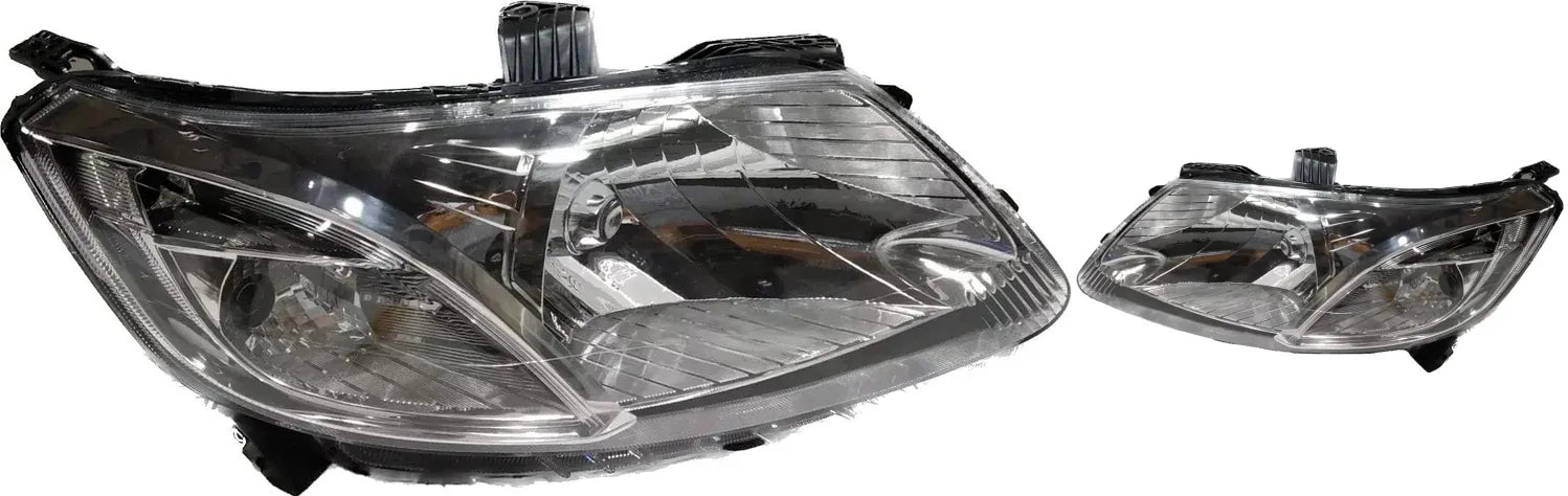 A fron headlight for a Chevrolet Sail vehicle. The headlight is shiny and reflective with a black housing and a visible bulb.